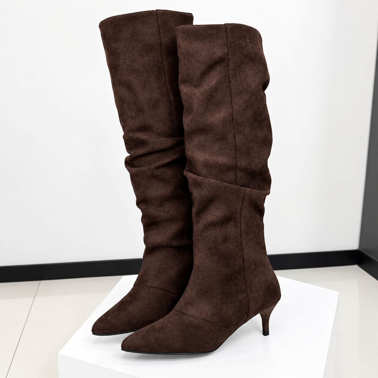 Bottes hautes femme en faux daim, bout pointu count(title)% Bottes hautes femme en faux daim, bout pointu