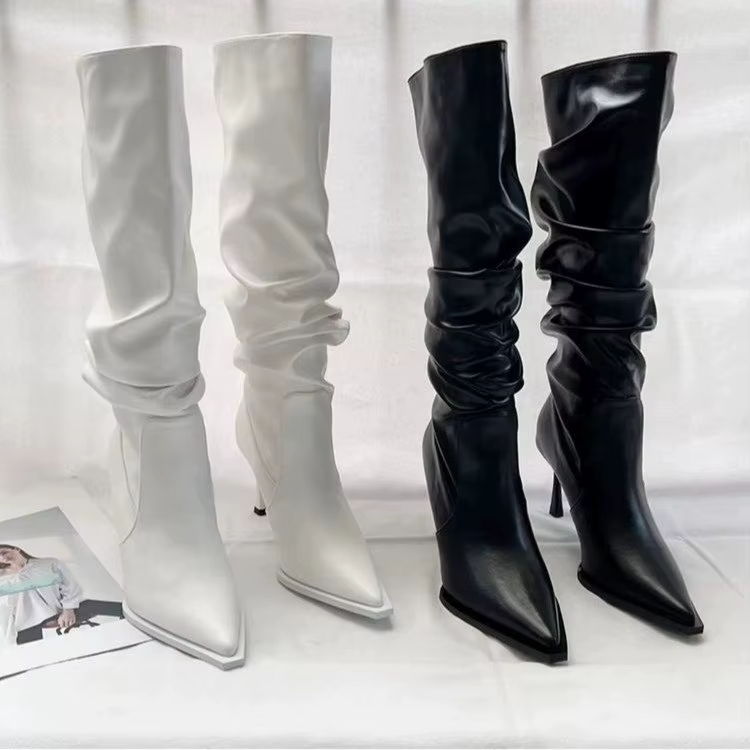 Bottes hautes à talon aiguille et bout pointu count(title)% Bottes hautes à talon aiguille et bout pointu — vue principale