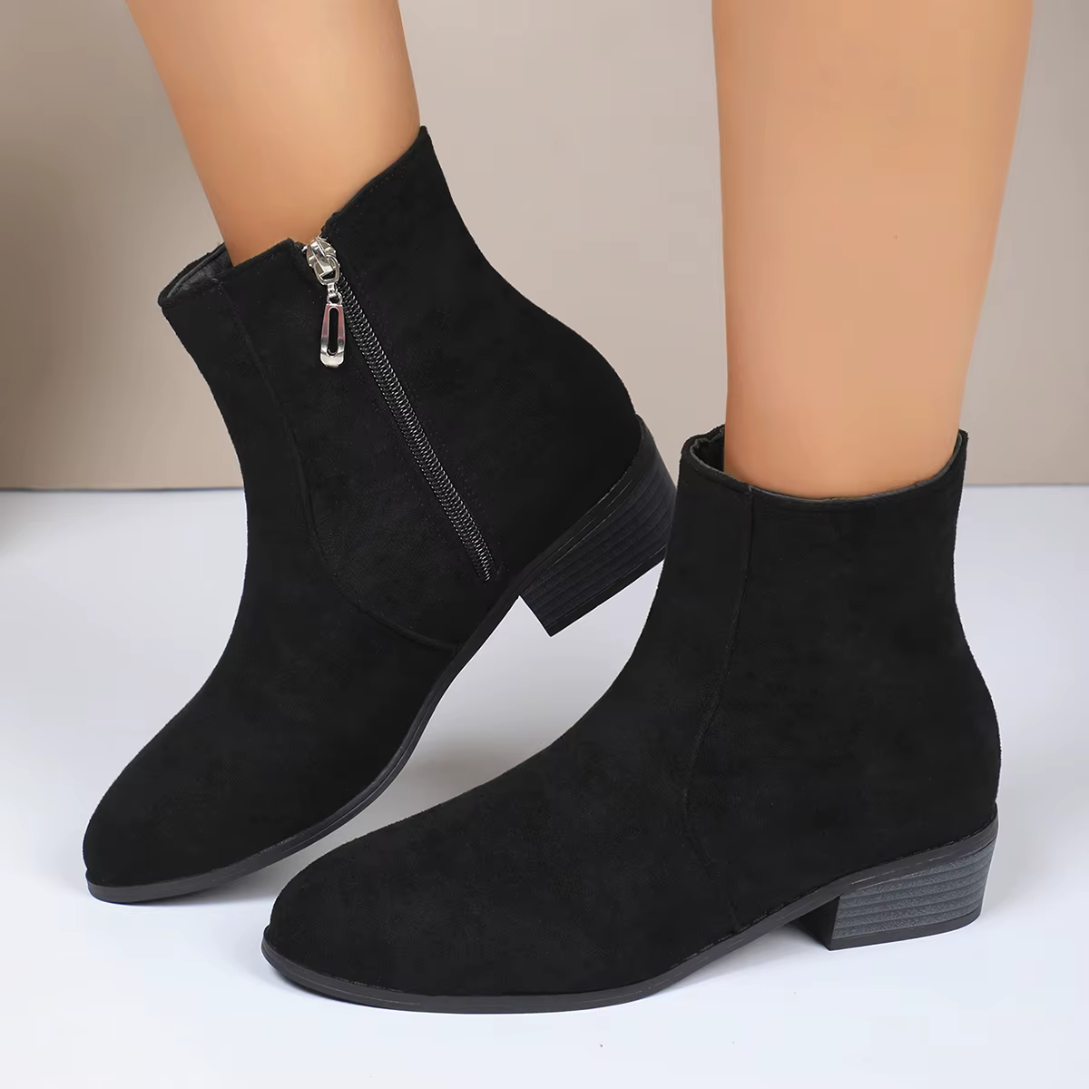 Bottines femme daim chaudes, zip latéral, talon mi-haut 2024 count(title)% Bottines femme daim chaudes, zip latéral, talon mi-haut 2024 — vue principale
