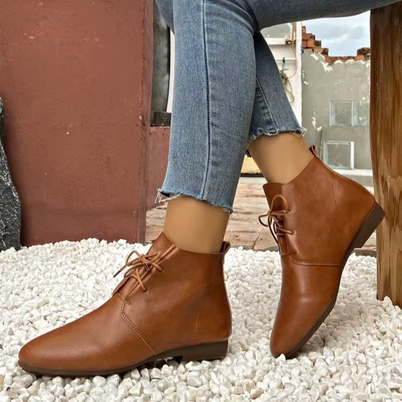 Bottines lacées en cuir style british – femme count(title)% Bottines lacées en cuir style british – femme — vue principale