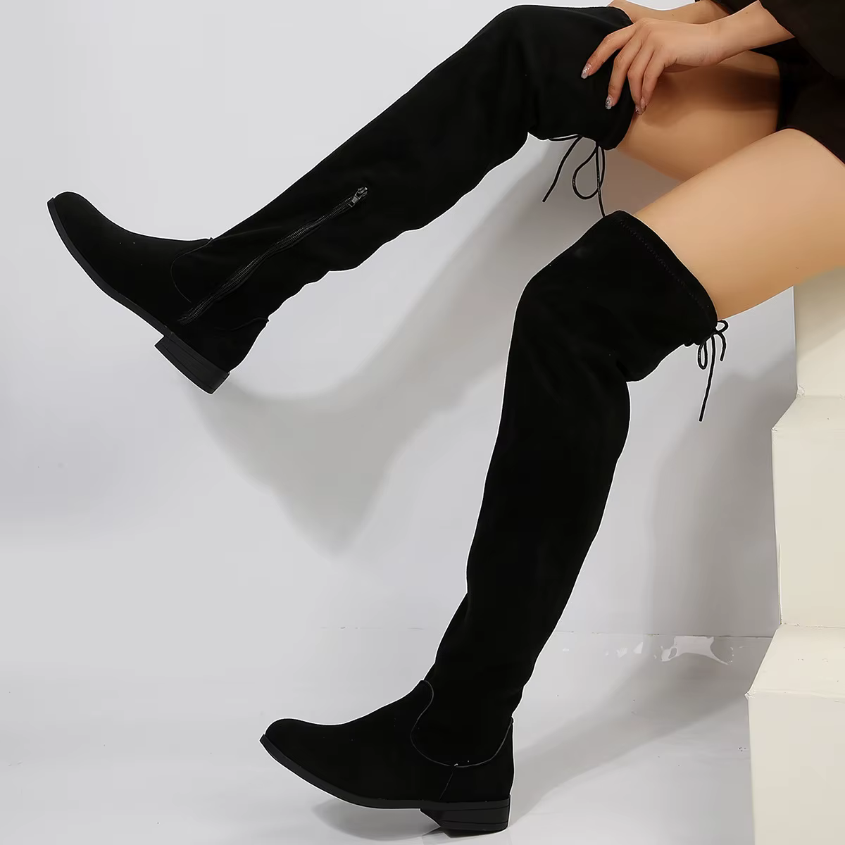 Cuissardes femme en faux daim, zip et laçage - Noir/Brun count(title)% Cuissardes femme en faux daim, zip et laçage - Noir/Brun — vue principale